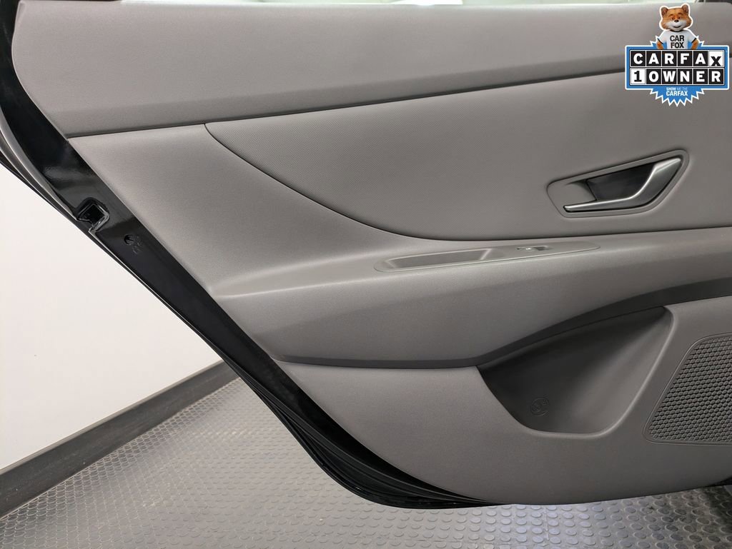 Used 2023 Hyundai Elantra SEL w/ Convenience Package image 24