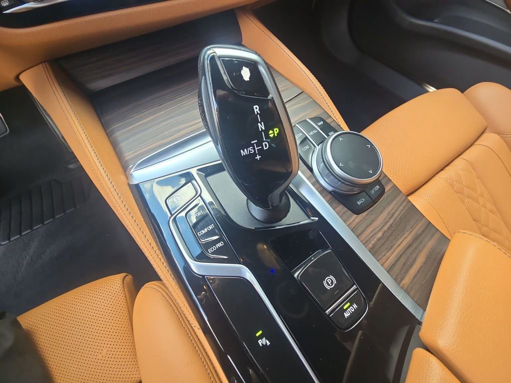 Used 2022 BMW 530i w/ M Sport Package RWD image 34