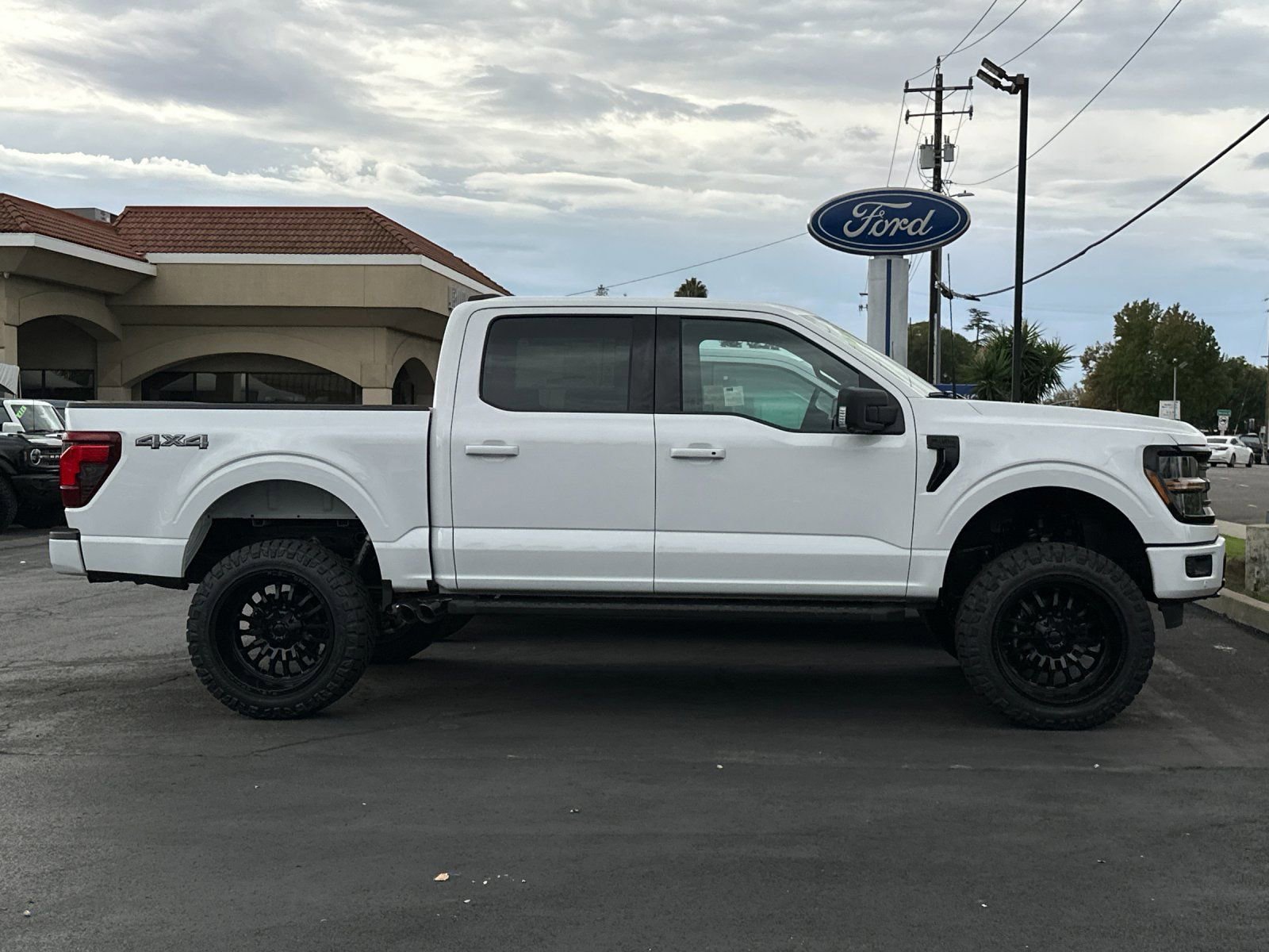 New 2025 Ford F150 XLT w/ Equipment Group 302A MID image 6