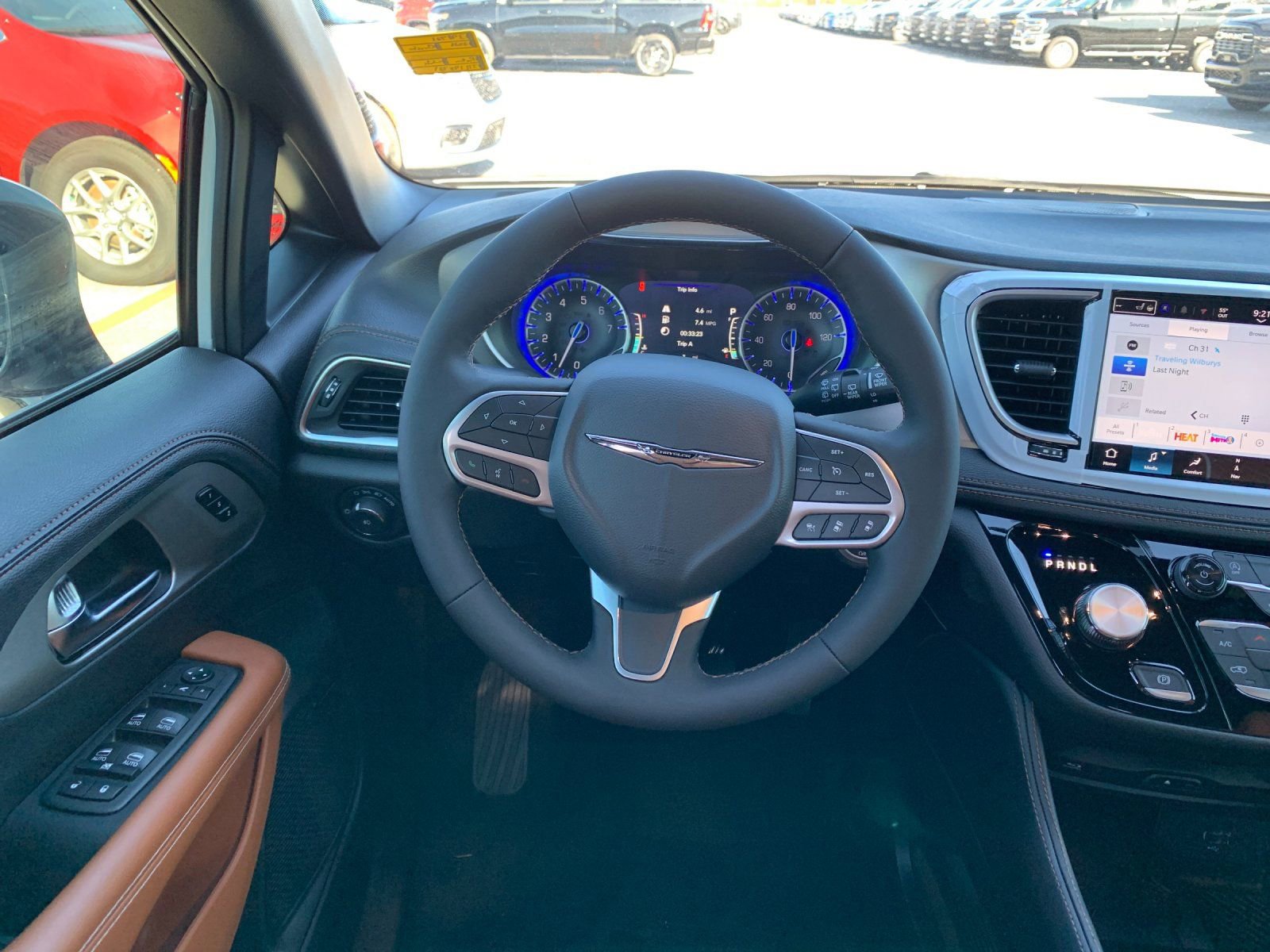 New 2026 Chrysler Pacifica Pinnacle image 15