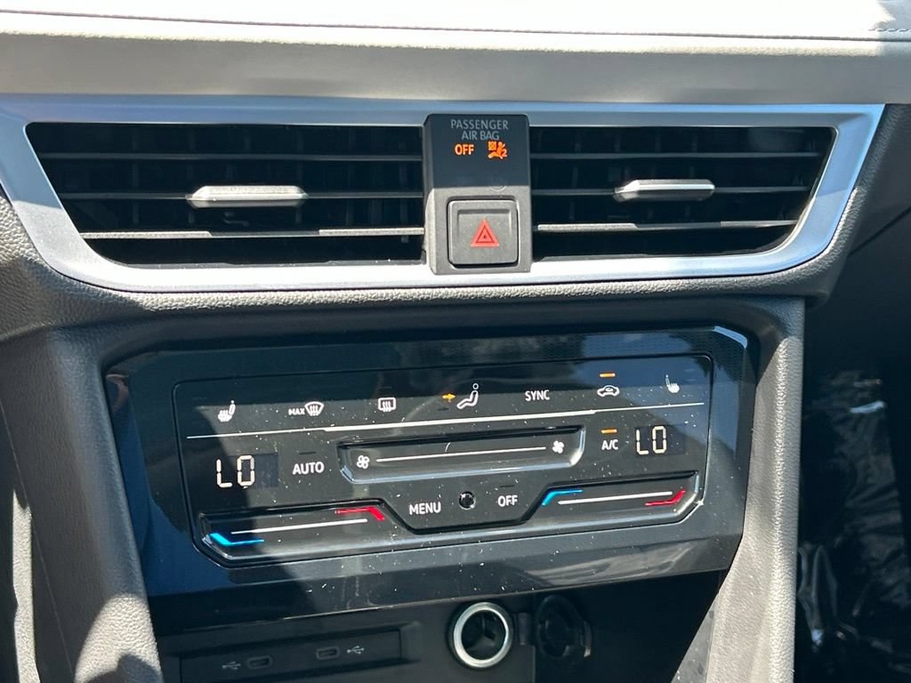 New 2026 Volkswagen Taos SE FWD image 35