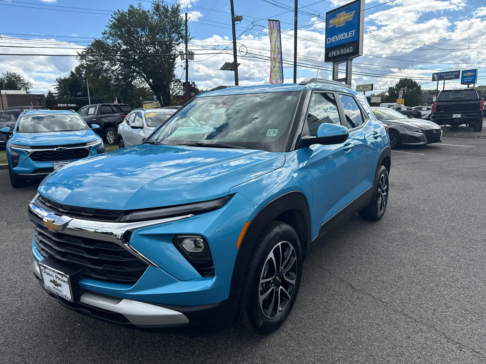 Used 2025 Chevrolet TrailBlazer LT w/ Convenience Package image 4