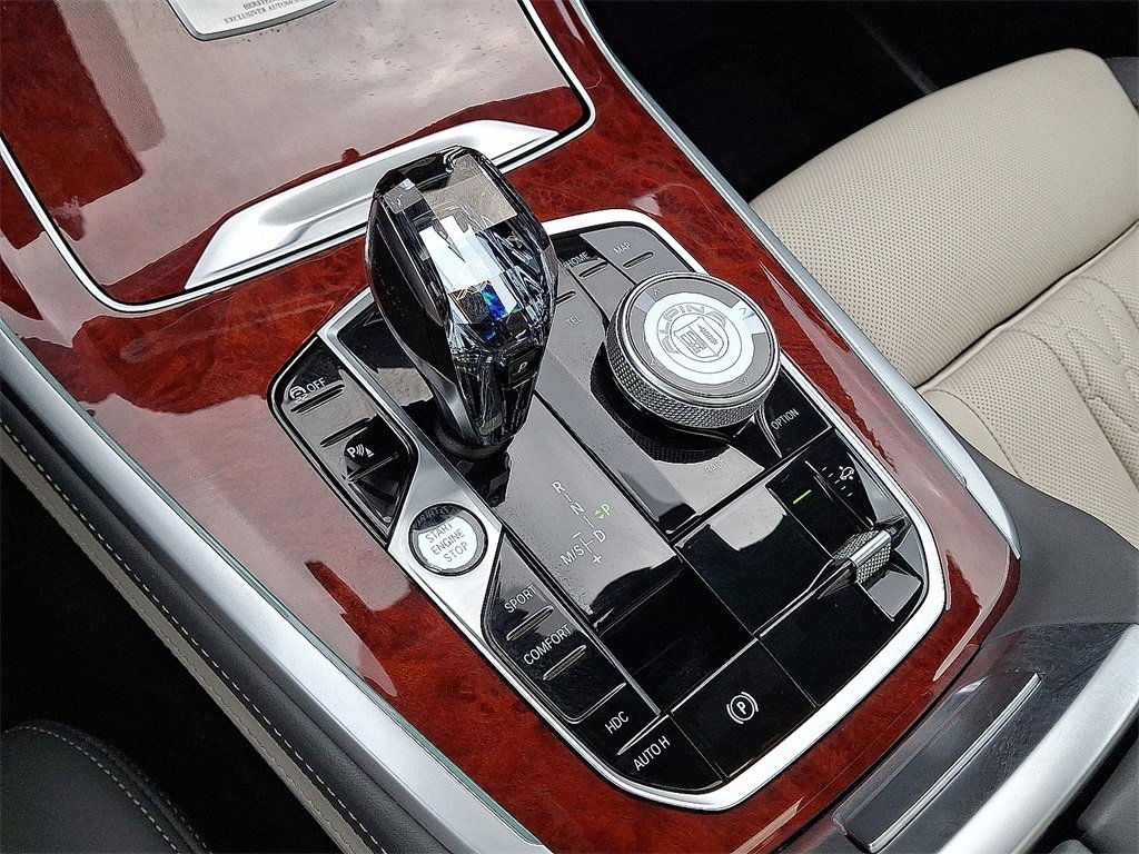 Used 2024 BMW ALPINA XB7 ALPINA XB7 image 16