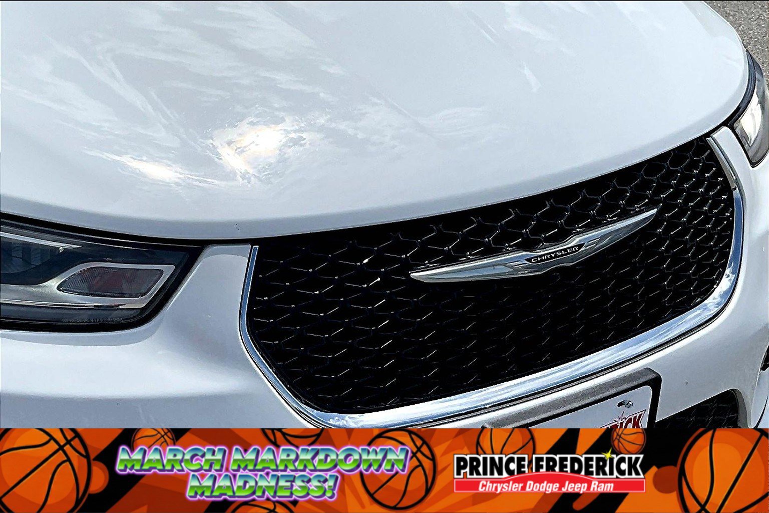 Used 2022 Chrysler Pacifica Touring-L image 26