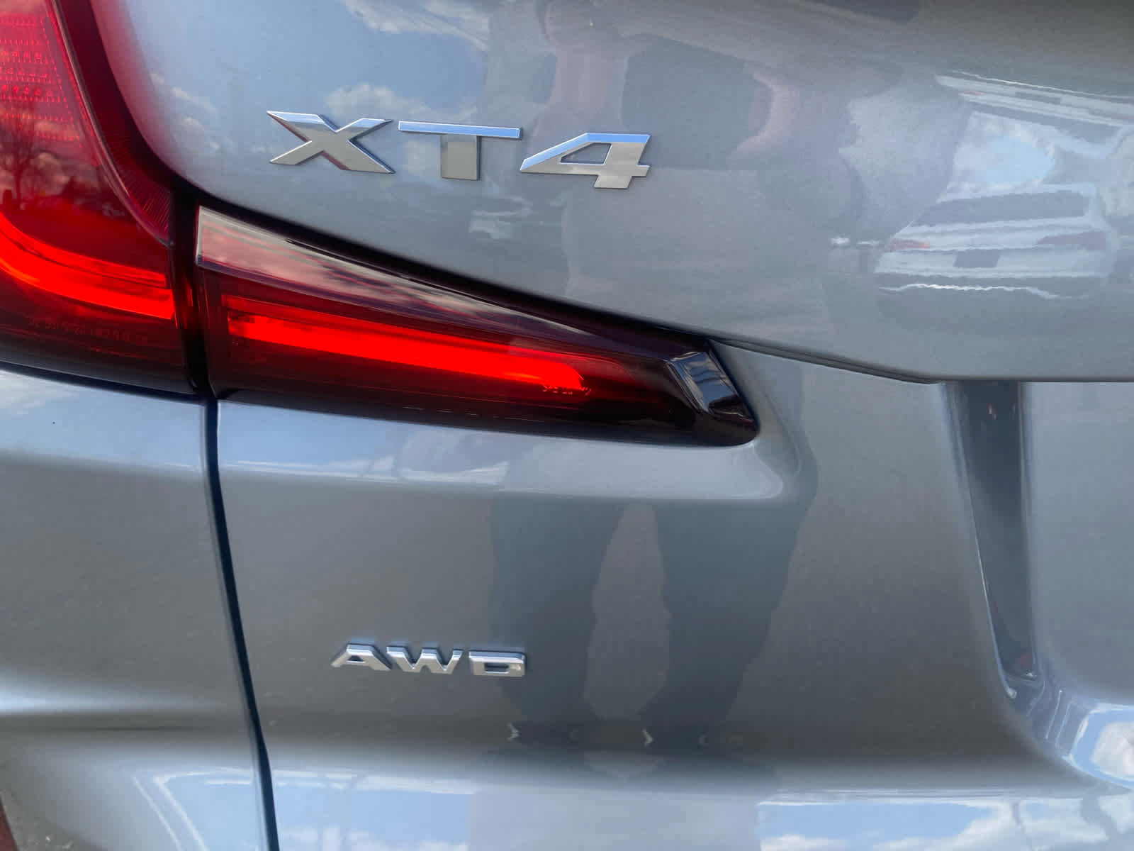 Used 2025 Cadillac XT4 Premium Luxury image 8