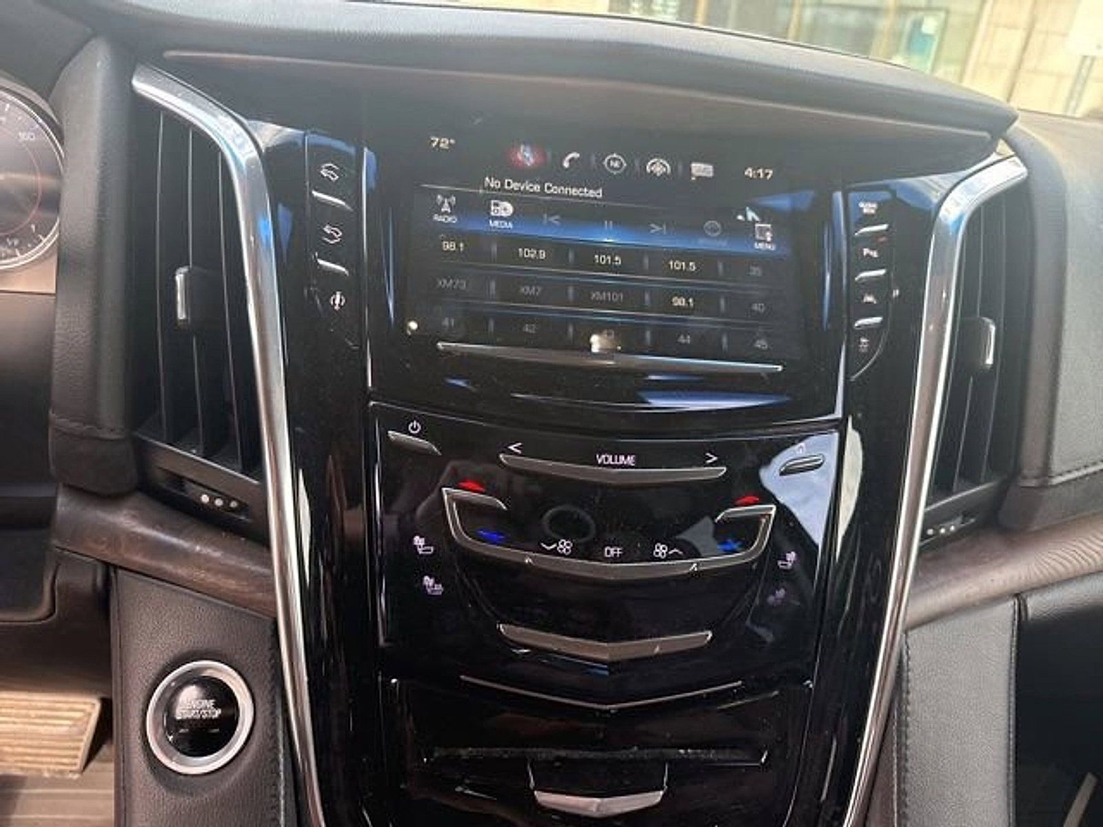Used 2016 Cadillac Escalade Luxury image 13