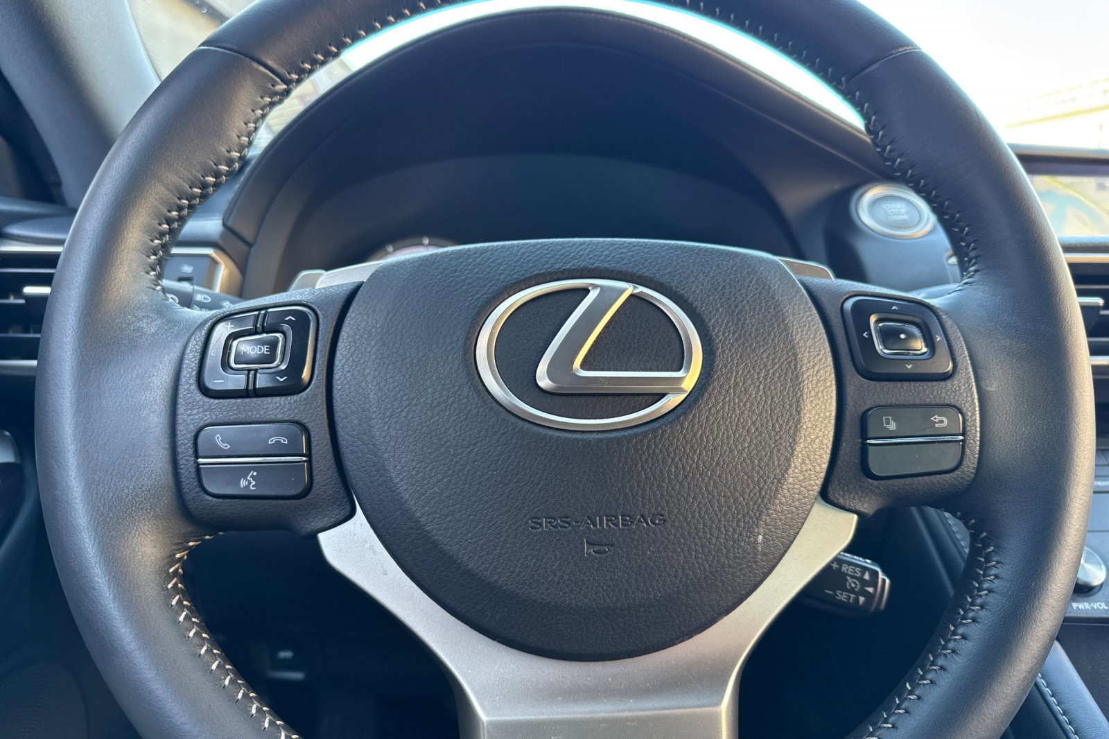 Used 2015 Lexus RC 350 w/ Navigation System Package RWD image 16