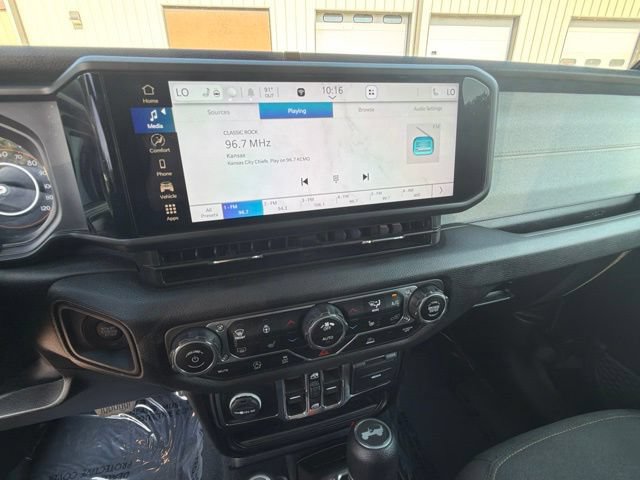 Used 2024 Jeep Wrangler Unlimited Sport AWD/4WD image 21