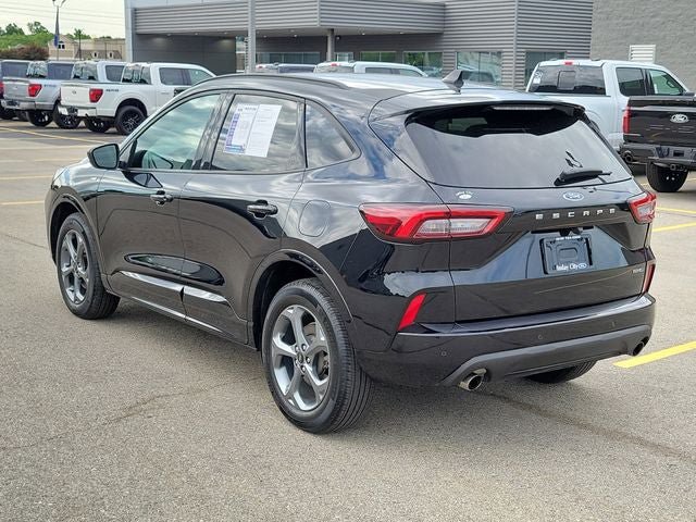 Used 2023 Ford Escape ST-Line w/ Tech Pack #1 AWD/4WD image 3