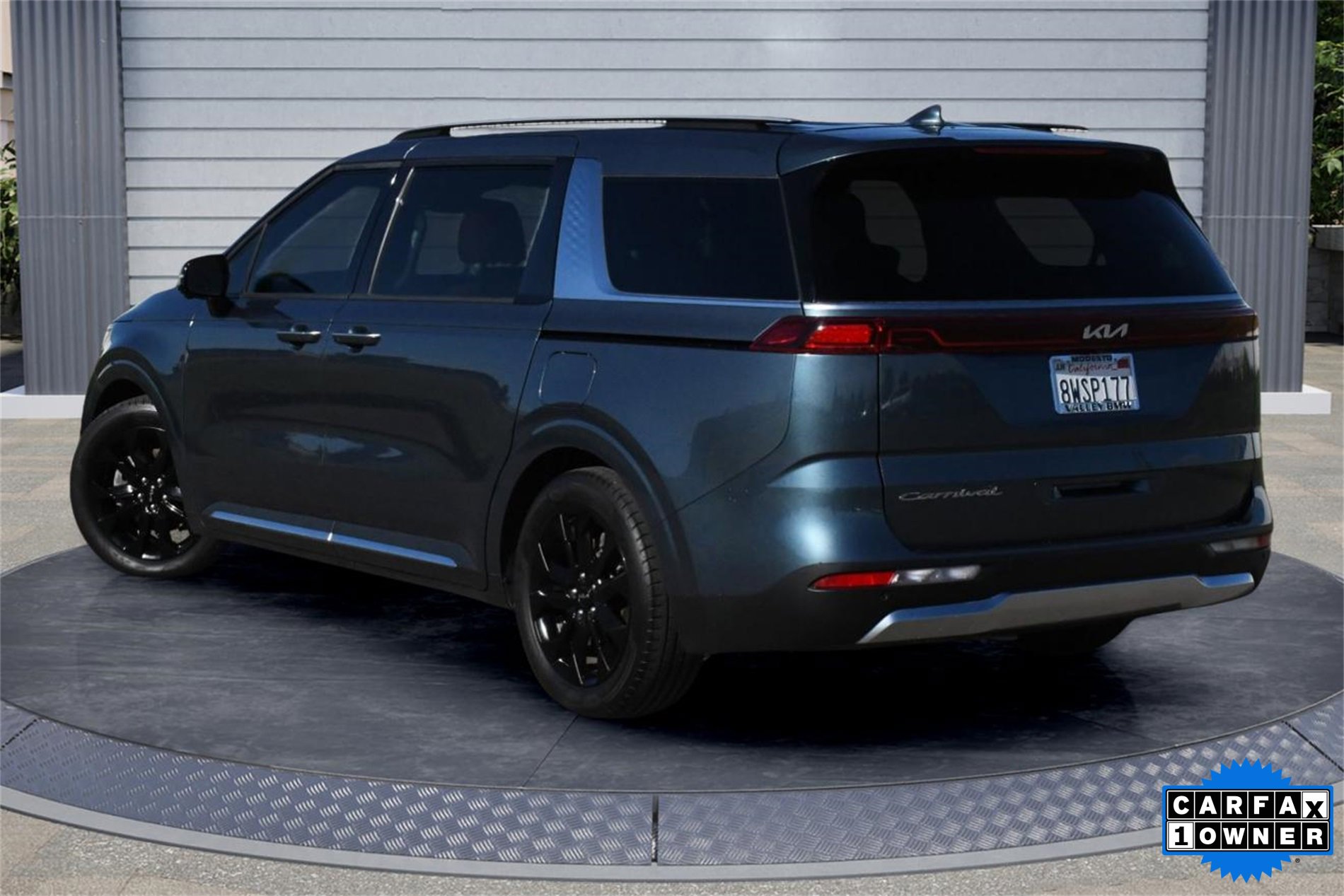 Used 2022 Kia Carnival SX Prestige image 4