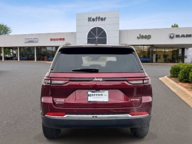 Used 2025 Jeep Grand Cherokee Limited AWD/4WD image 4