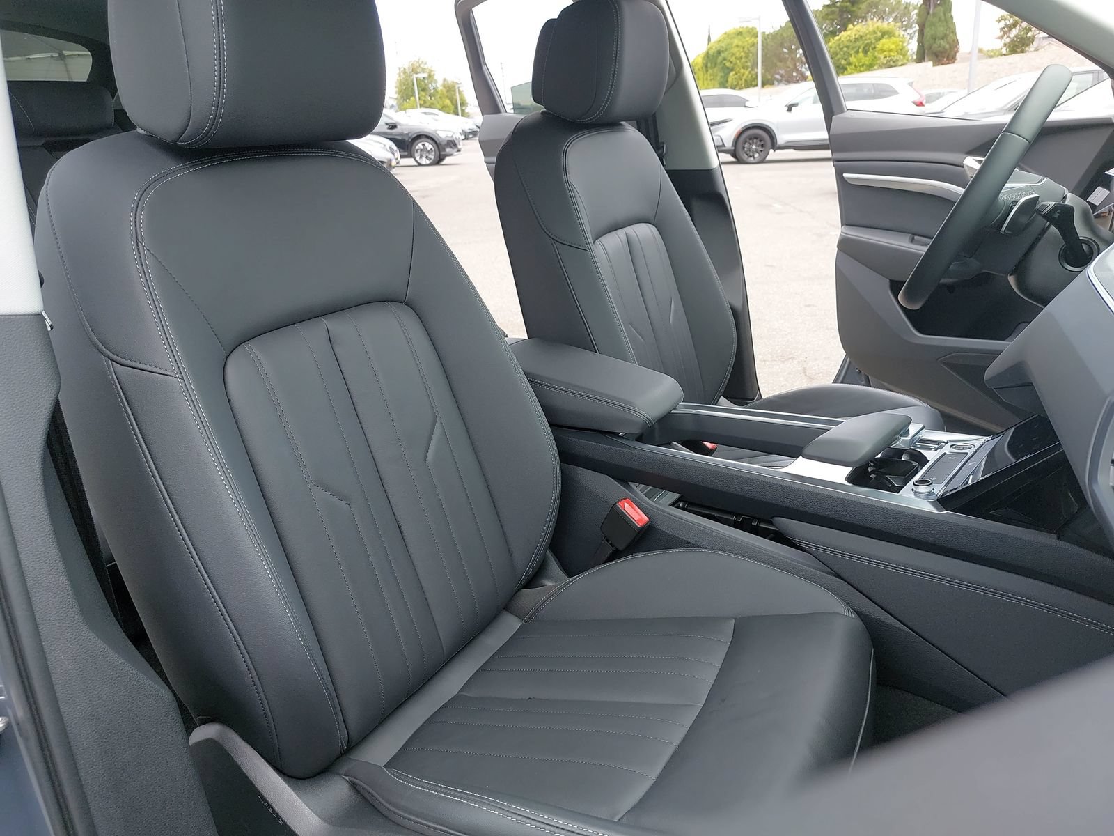 Used 2024 Audi Q8 e-tron Premium AWD/4WD image 10