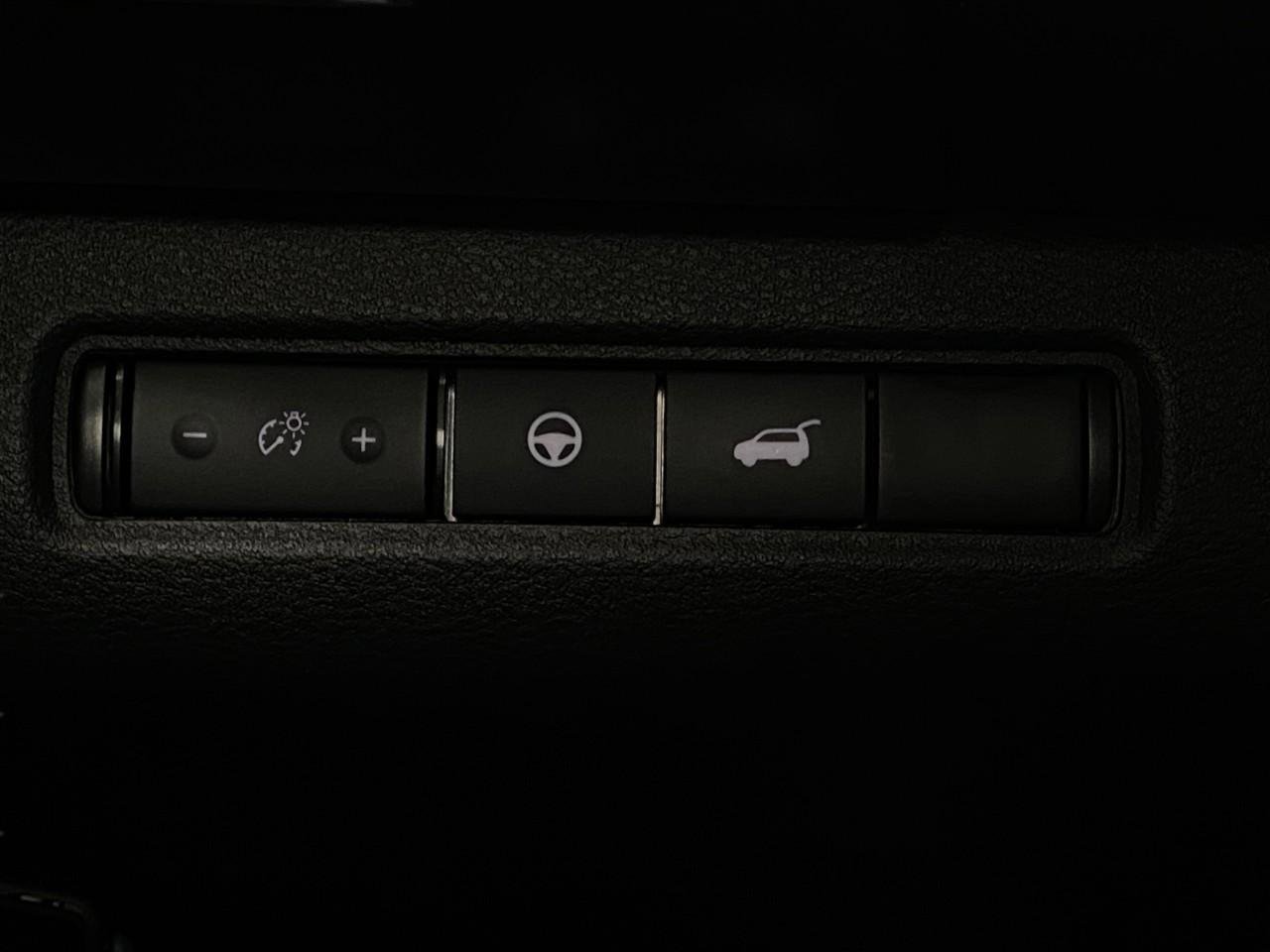 Used 2025 Nissan Pathfinder SL image 14