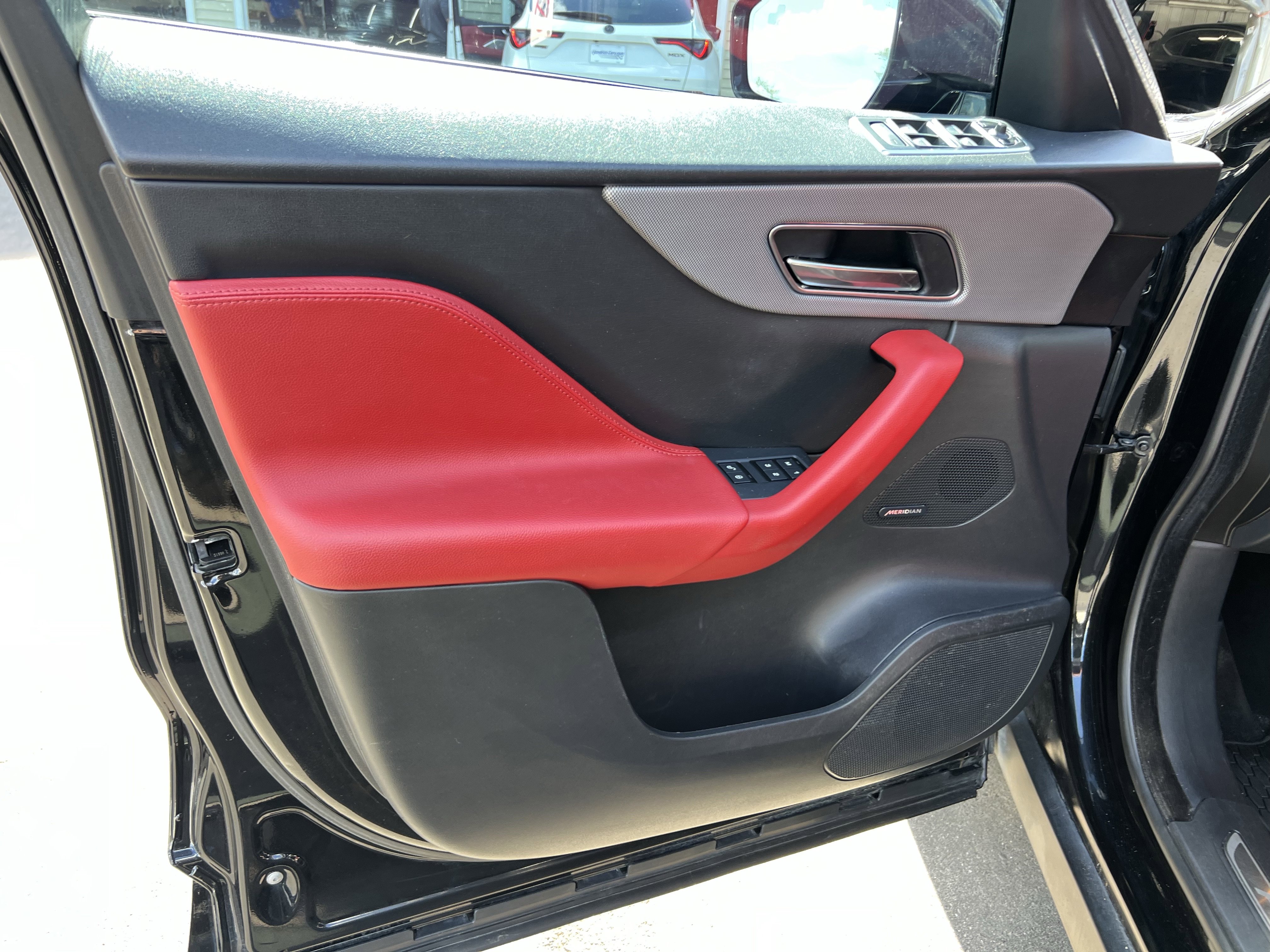 Used 2020 Jaguar F-PACE Checkered Flag image 12