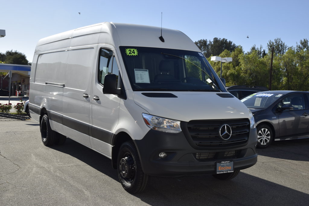 Used 2024 Mercedes-Benz Sprinter 3500 w/ Acoustic Package image 8