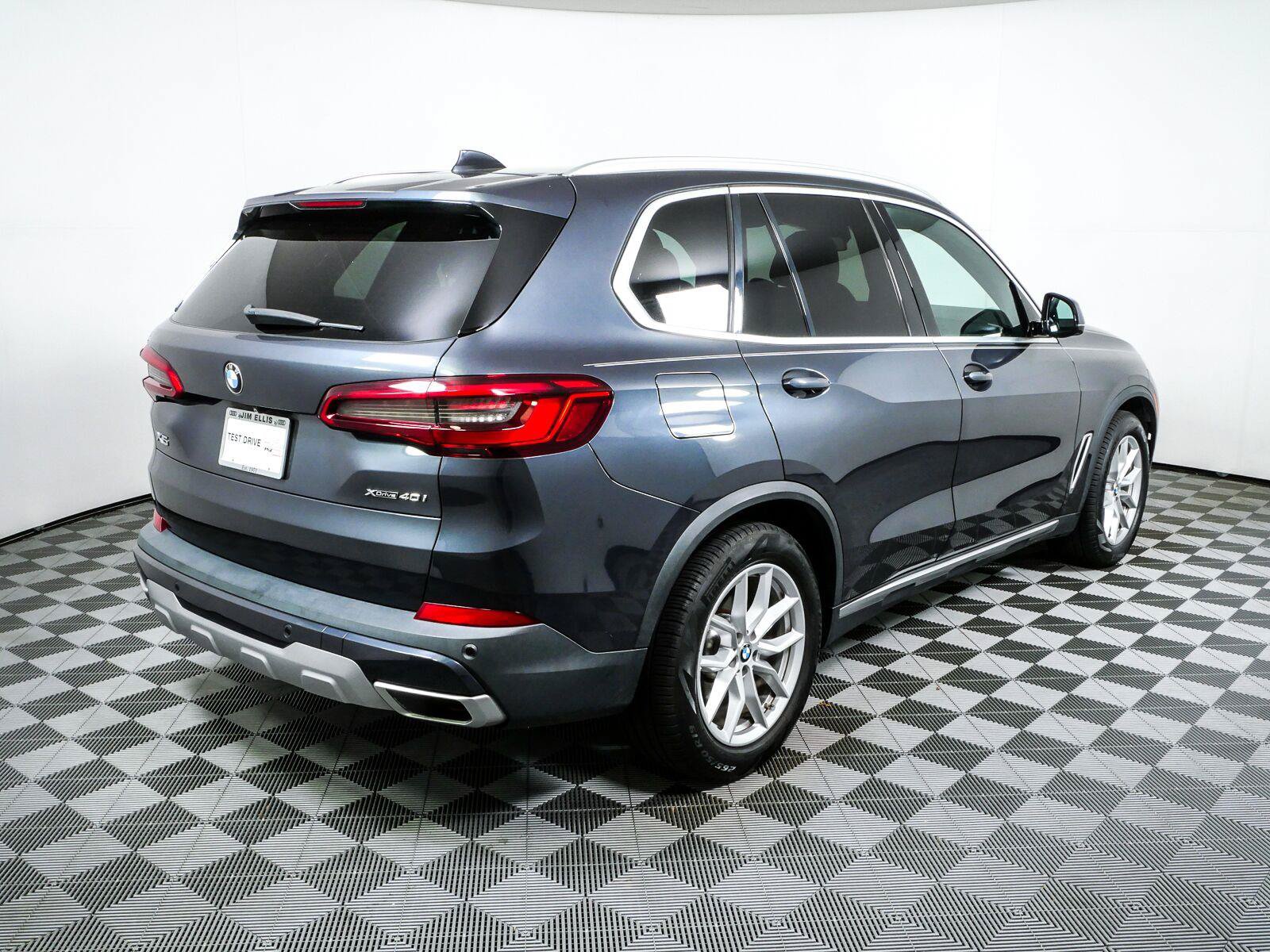 Used 2019 BMW X5 xDrive40i w/ Convenience Package AWD/4WD image 3