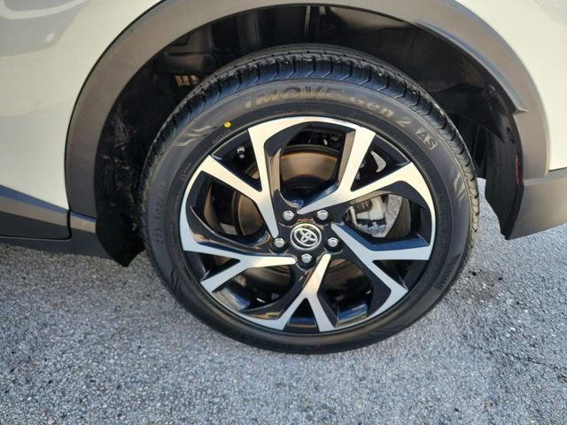 Used 2021 Toyota C-HR XLE image 7