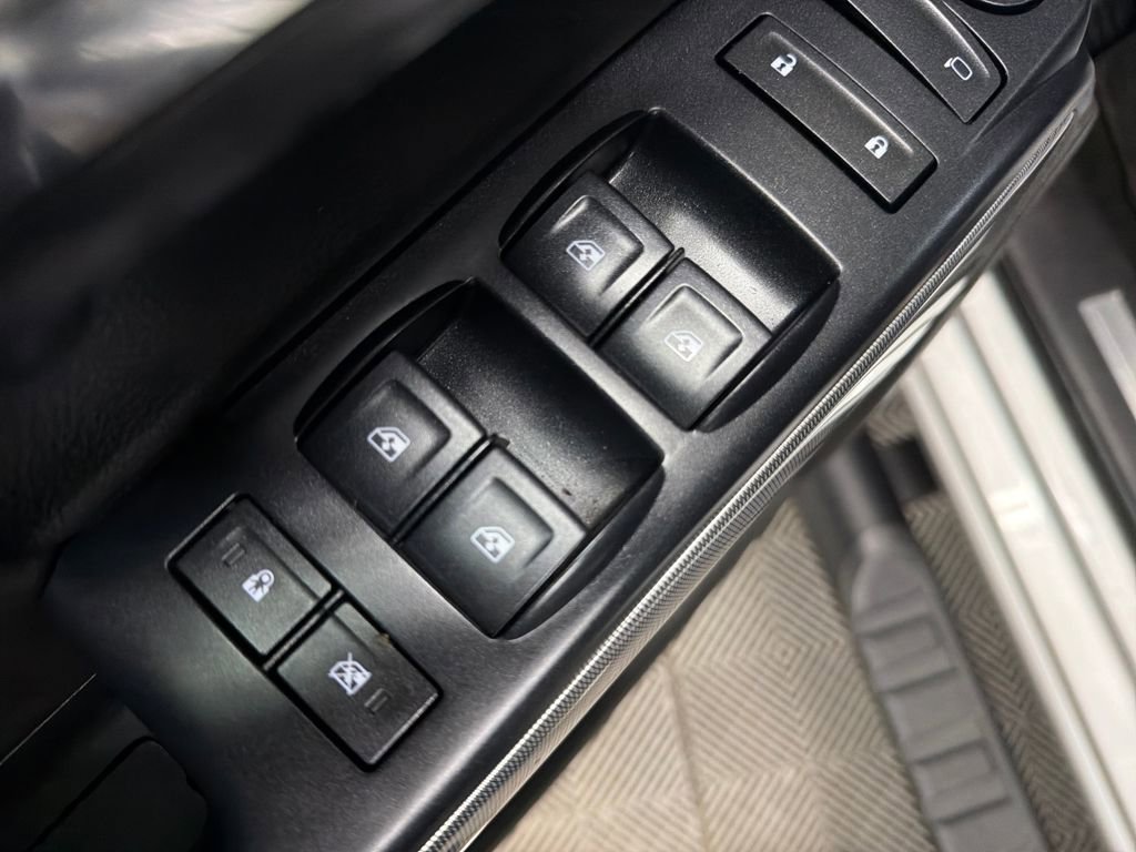 Used 2018 Chevrolet Silverado 1500 LT w/ All Star Edition image 7