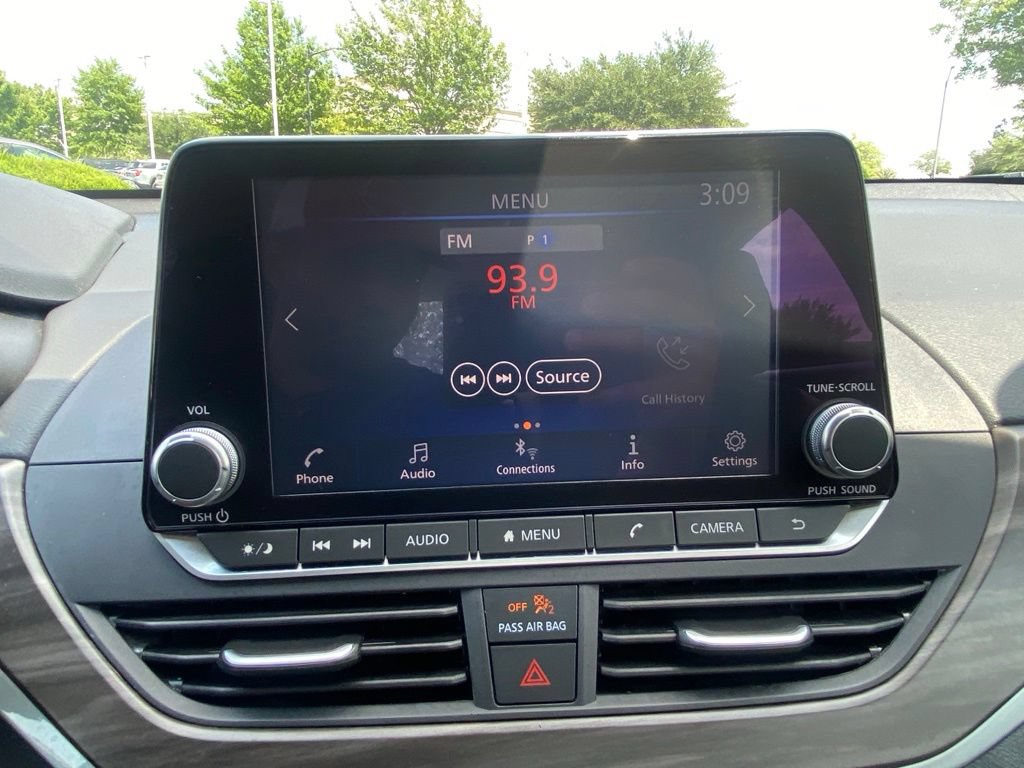 Certified 2025 Nissan Altima 2.5 SV FWD image 25