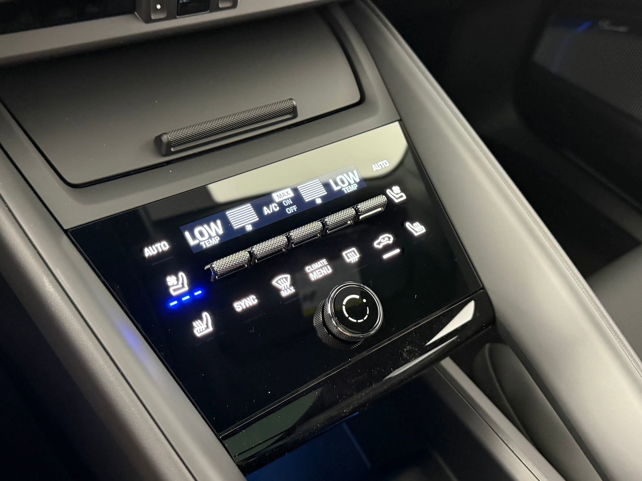 New 2025 Porsche Macan Electric image 29