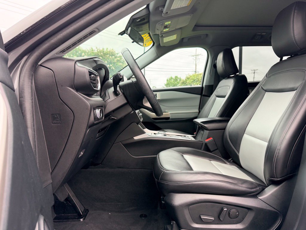 Certified 2023 Ford Explorer XLT w/ Equipment Group 202A RWD image 22
