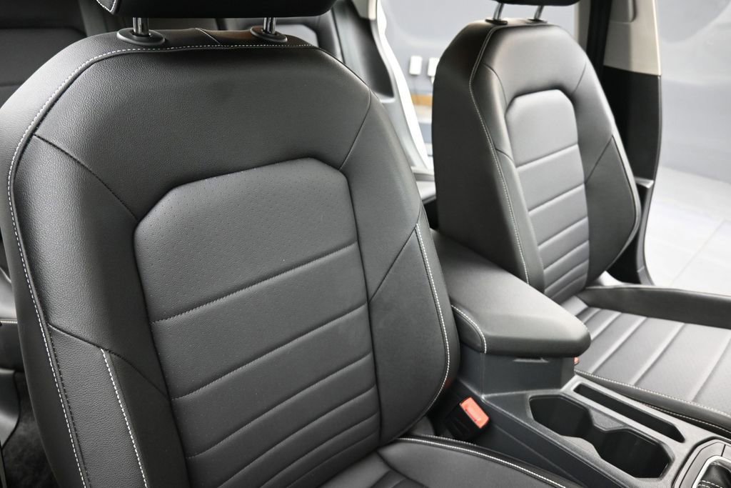 Used 2023 Volkswagen Jetta SE w/ Panoramic Sunroof Package FWD image 14