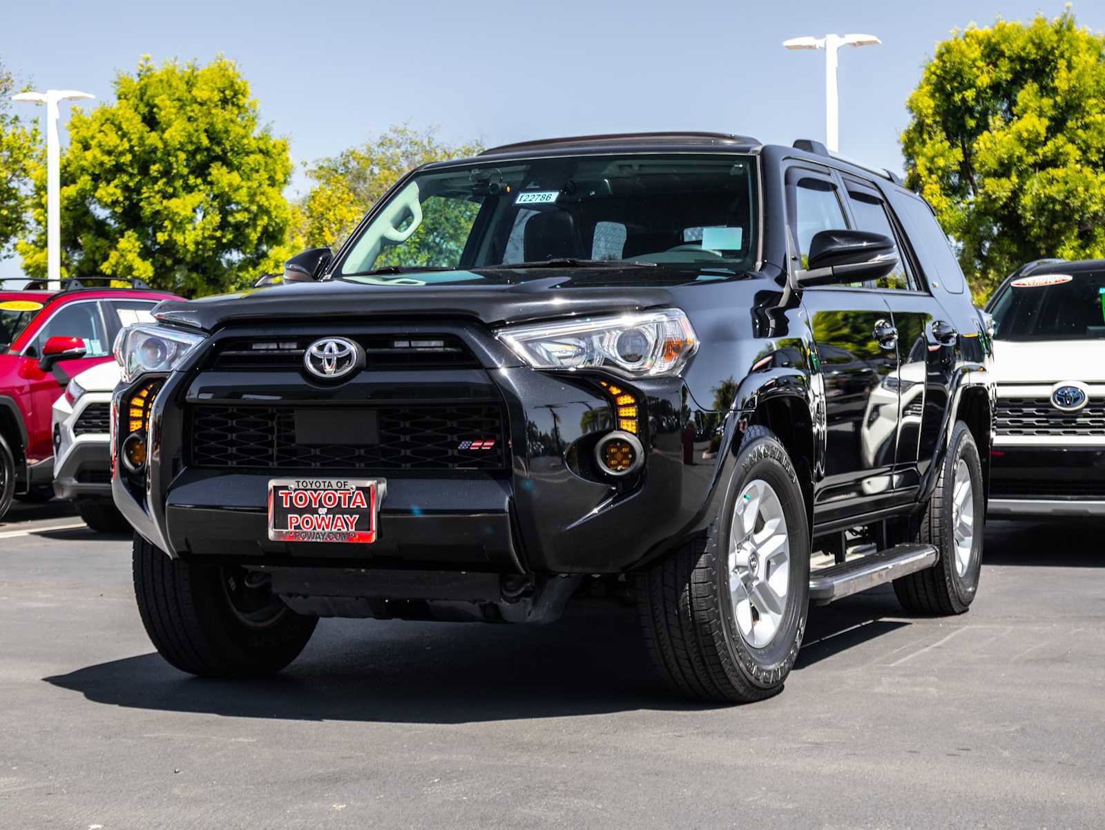 Used 2022 Toyota 4Runner SR5 Premium w/ Moonroof Package RWD image 3
