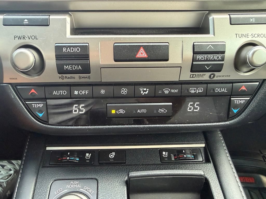 Used 2017 Lexus ES 300h w/ Navigation System Package FWD image 18