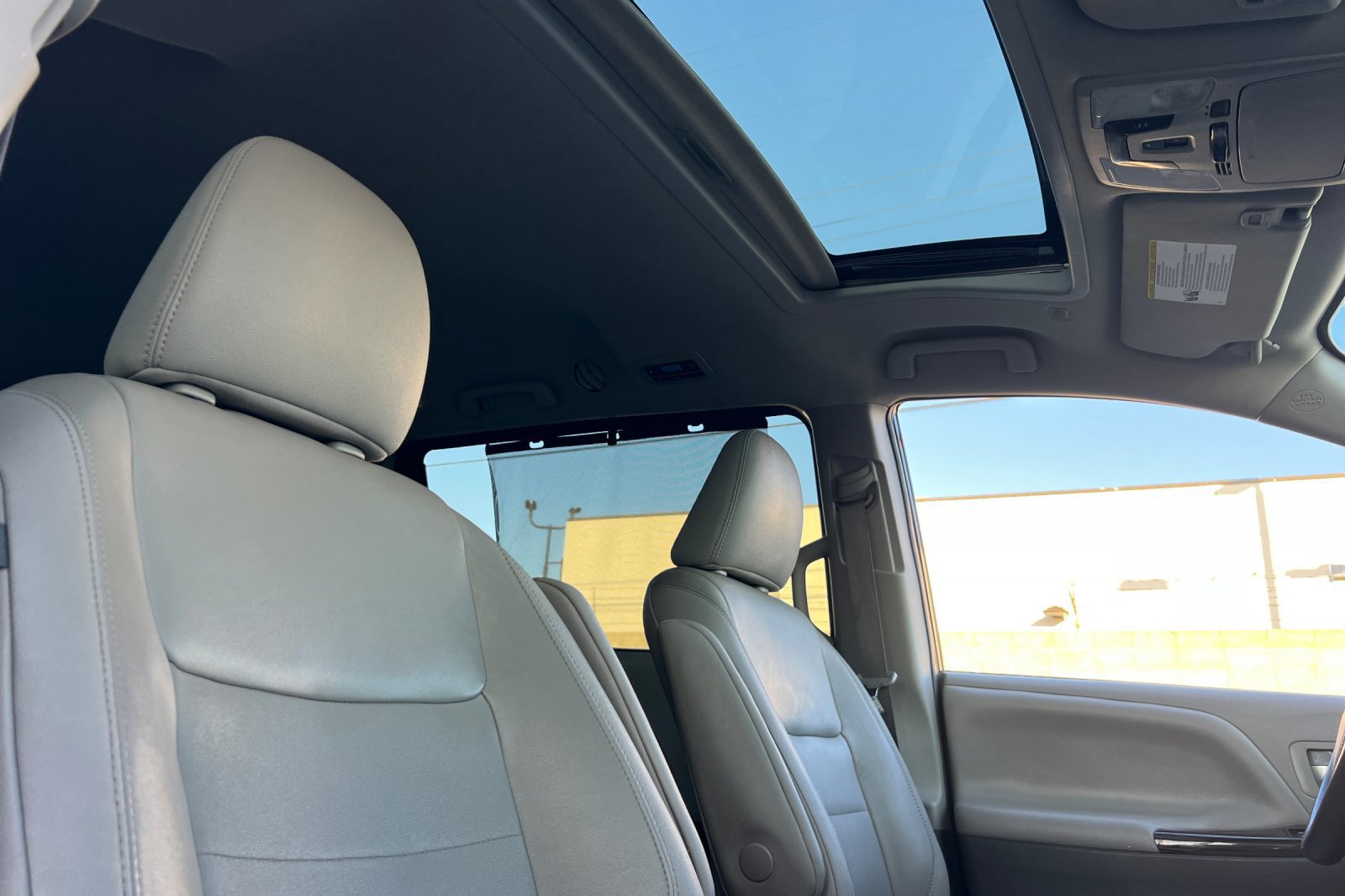 Used 2020 Toyota Sienna XLE image 18