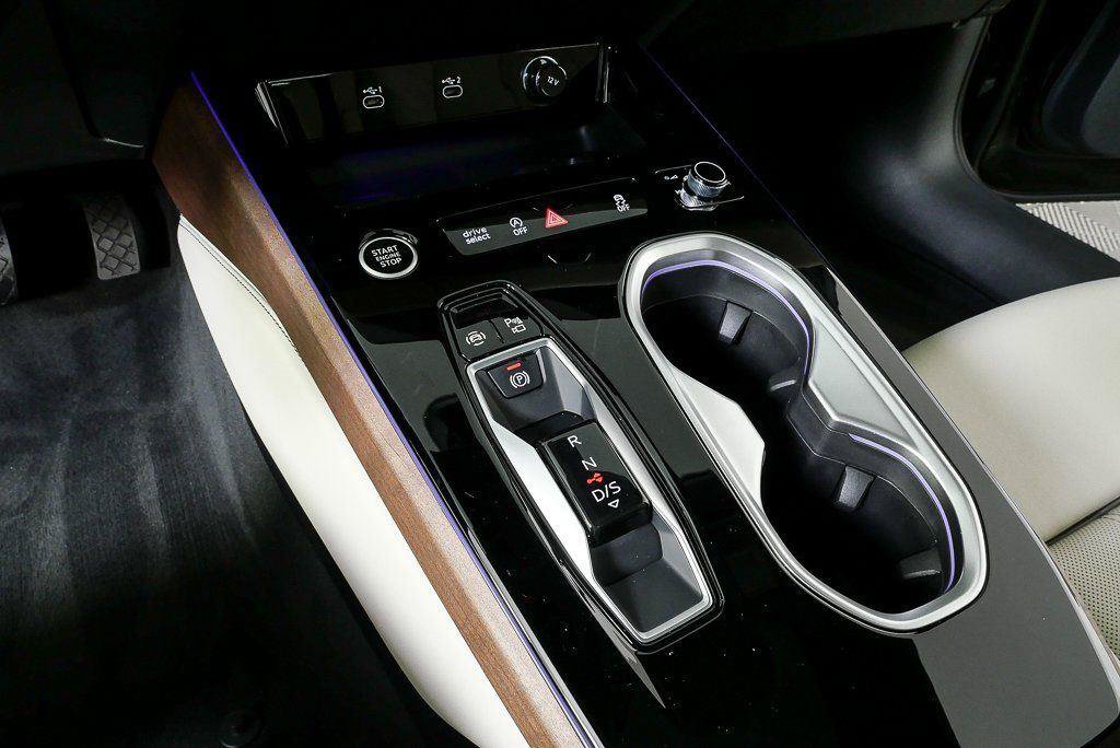 New 2026 Audi A6 Premium Plus AWD/4WD image 18