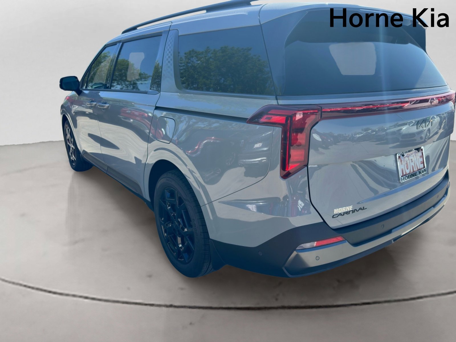 Certified 2026 Kia Carnival SX w/ SX Dark Edition Package FWD image 5
