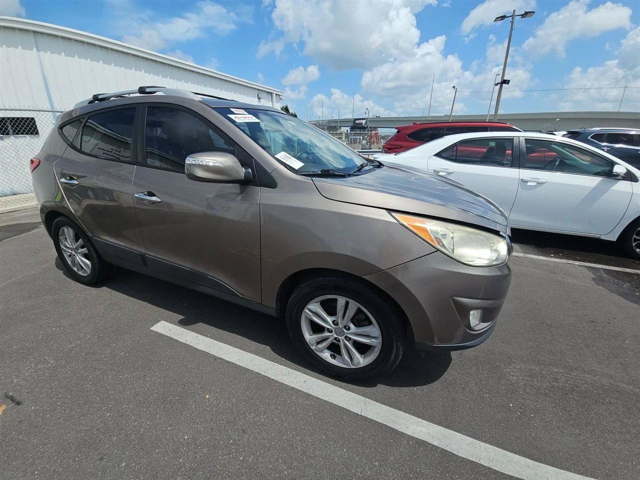 Used 2013 Hyundai Tucson Limited FWD image 2
