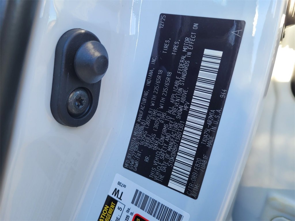 New 2026 Toyota Highlander XLE image 16