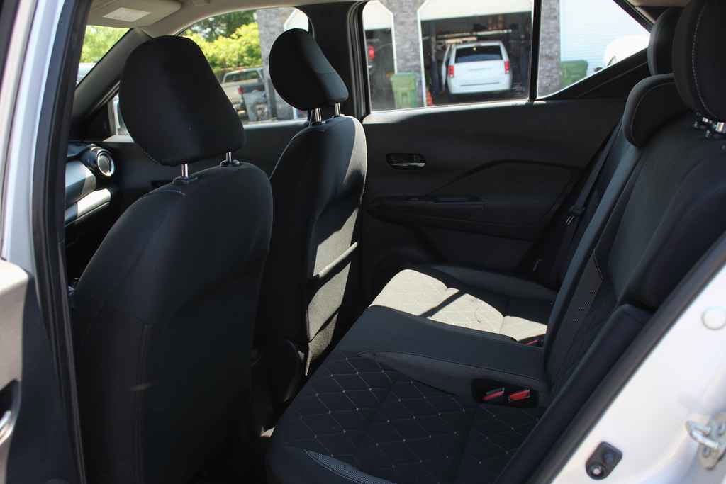 Used 2020 Nissan Kicks SV FWD image 23