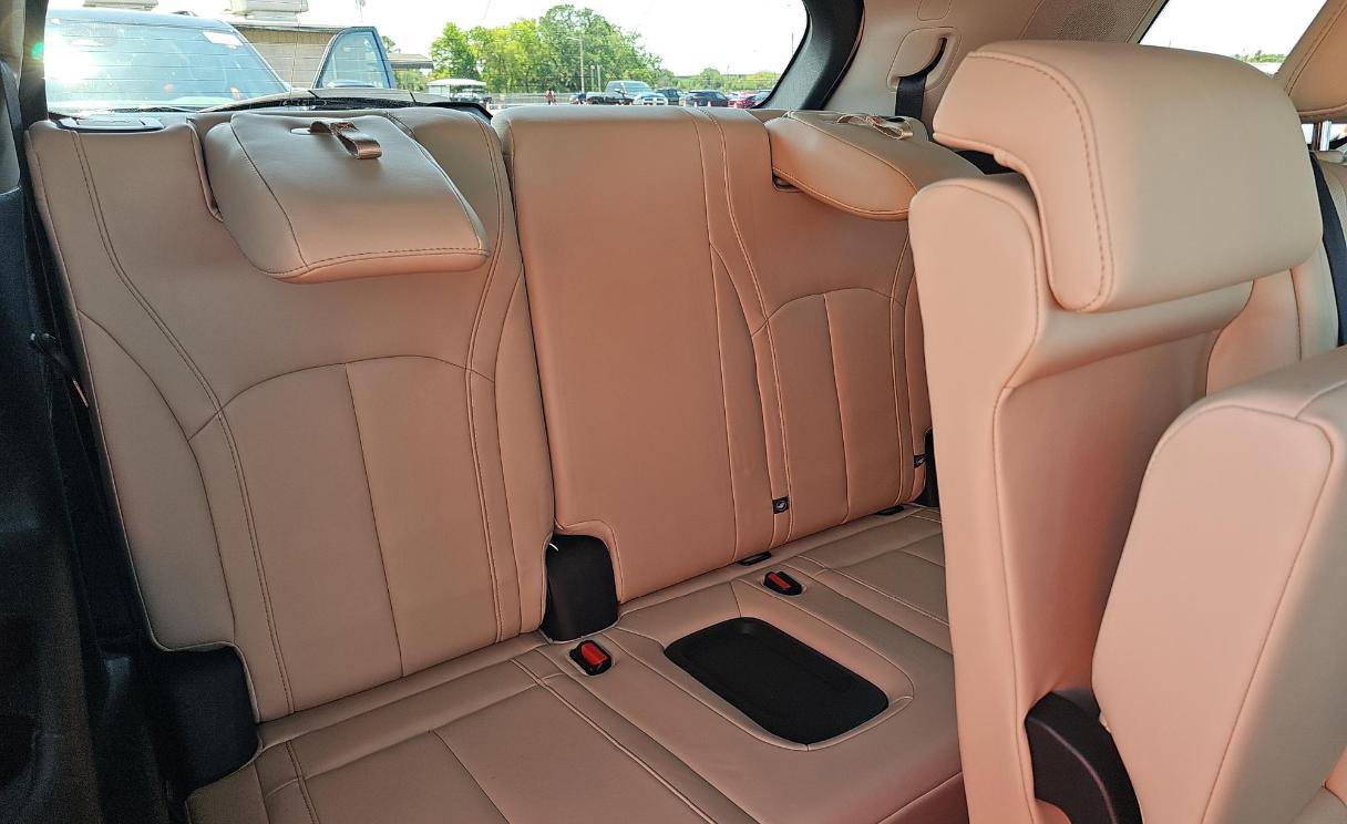 Certified 2023 INFINITI QX60 Luxe w/ Performance Audio Package image 9