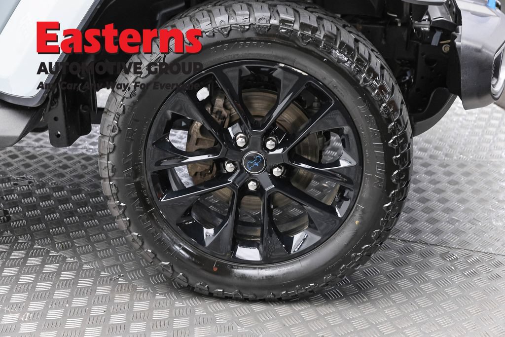 Used 2024 Jeep Wrangler Unlimited Sahara w/ Technology Group AWD/4WD image 33