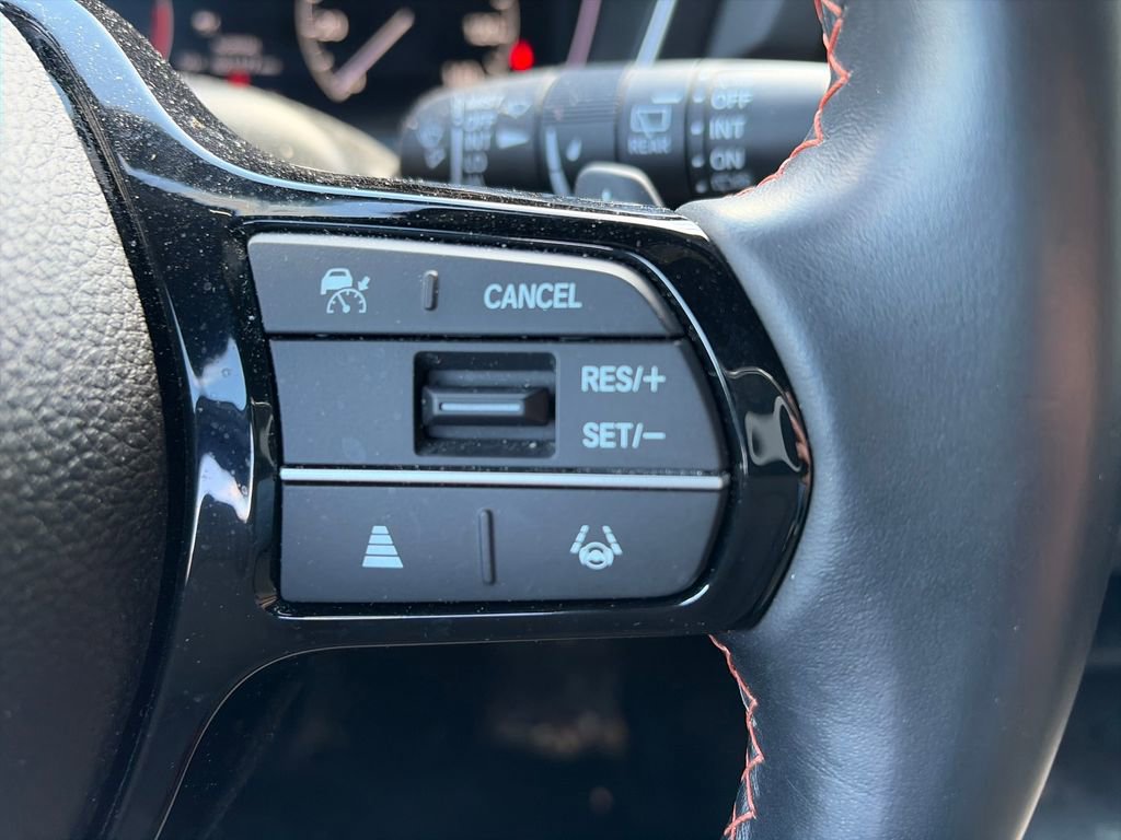 Used 2025 Honda Pilot Sport image 12