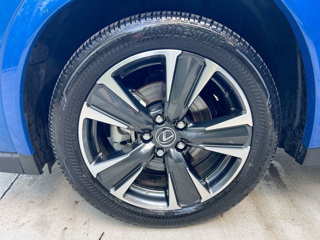 Certified 2025 Lexus UX 300h FWD w/ Accessory Package (Z2) image 9