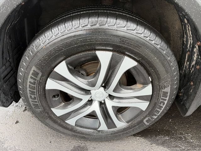 Used 2016 Toyota RAV4 LE AWD/4WD image 10