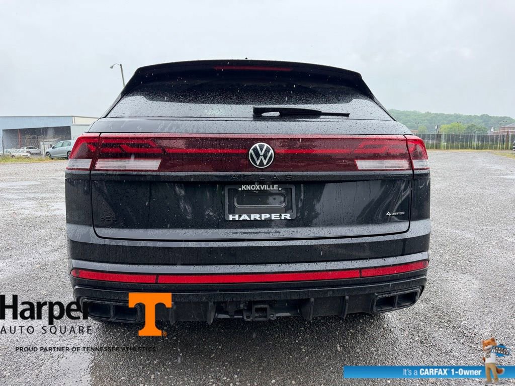 Used 2025 Volkswagen Atlas Cross Sport SEL R-Line AWD/4WD image 4