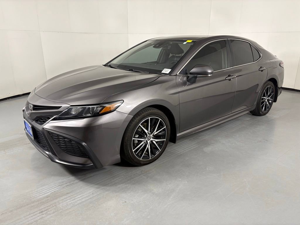 Used 2023 Toyota Camry SE FWD image 4