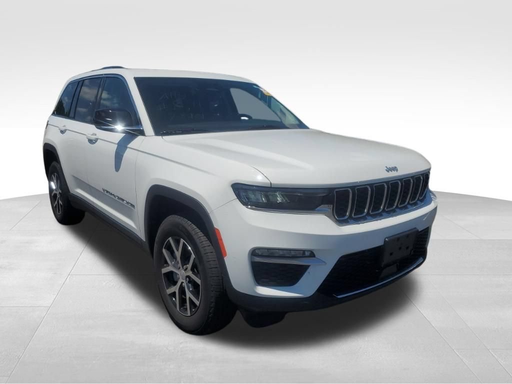 Used 2023 Jeep Grand Cherokee Limited AWD/4WD image 10