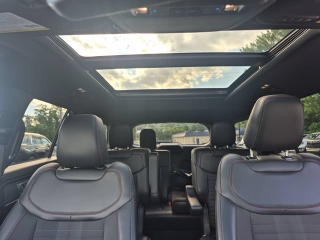 Used 2025 Ford Explorer ST-Line w/ Premium Package AWD/4WD image 31