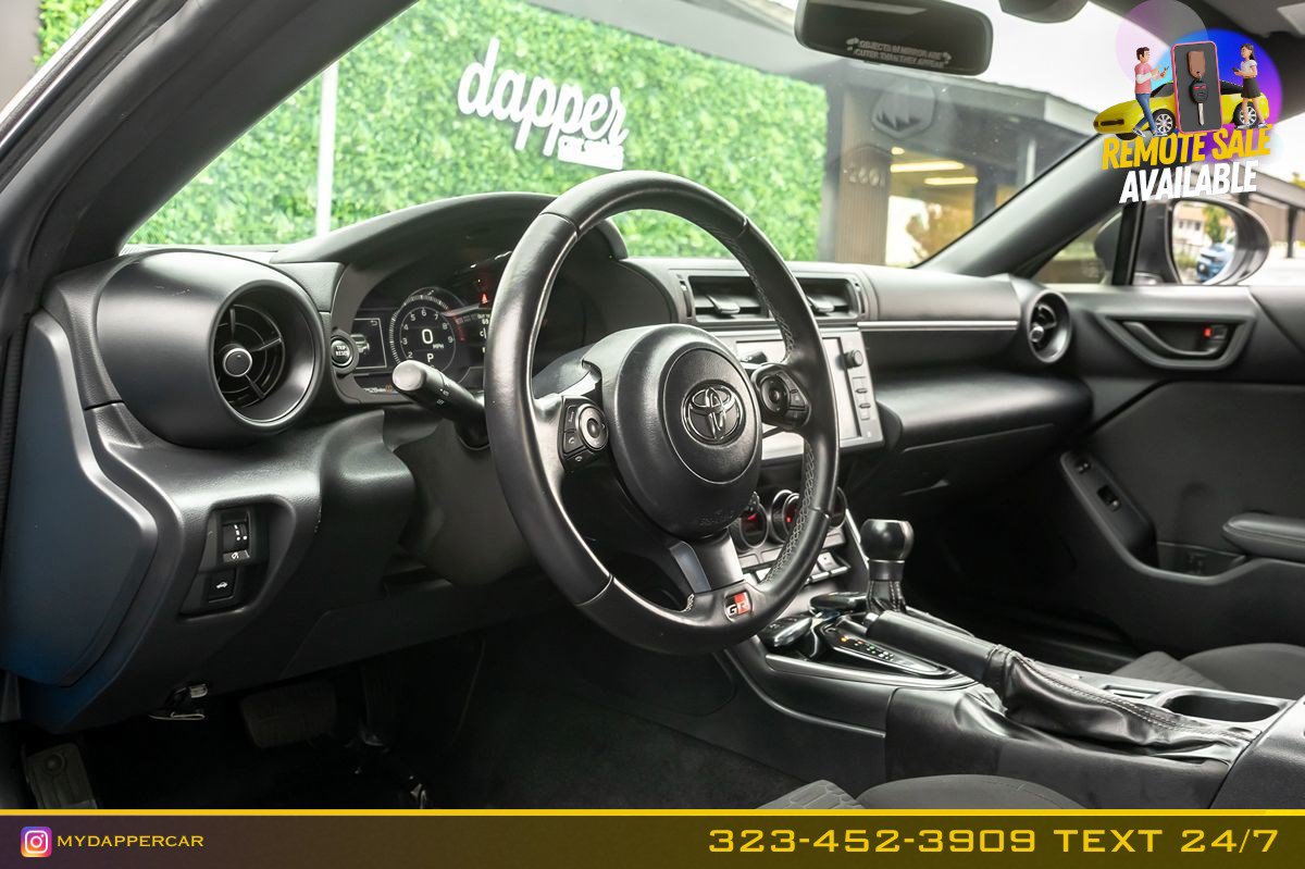 Used 2022 Toyota GR86 w/ ALL Weather Mat Package (TMS) RWD image 13