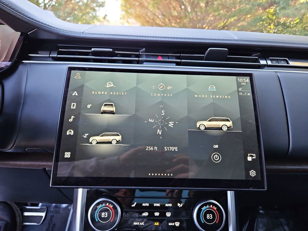 Used 2023 Land Rover Range Rover Long Wheelbase SE image 17