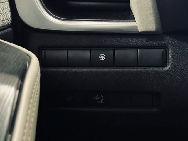 Used 2023 Nissan Rogue SV AWD/4WD image 27