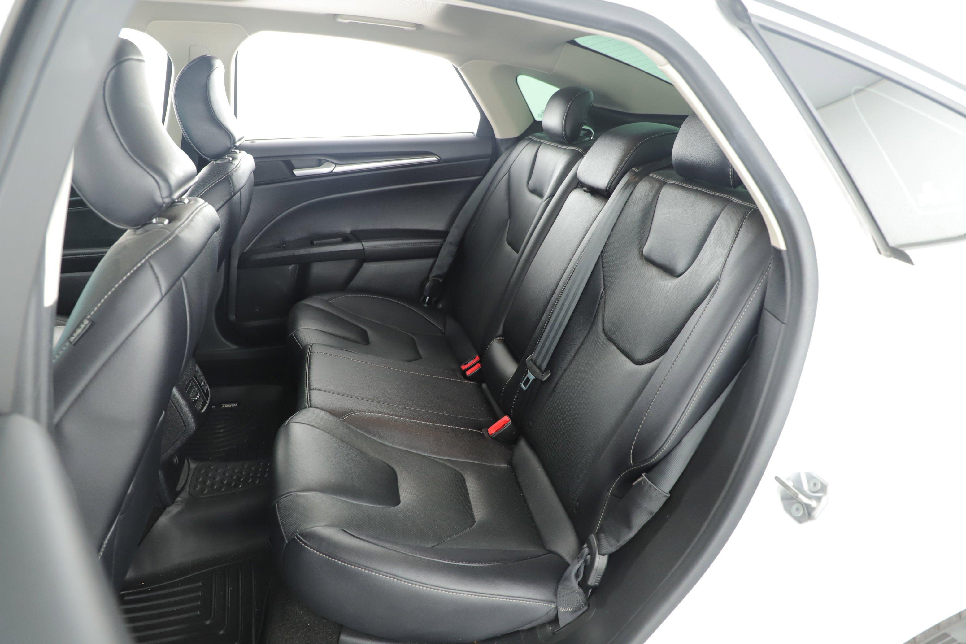 Used 2019 Ford Fusion Titanium image 19