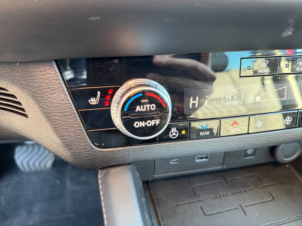 Used 2023 Mitsubishi Outlander SEL image 30