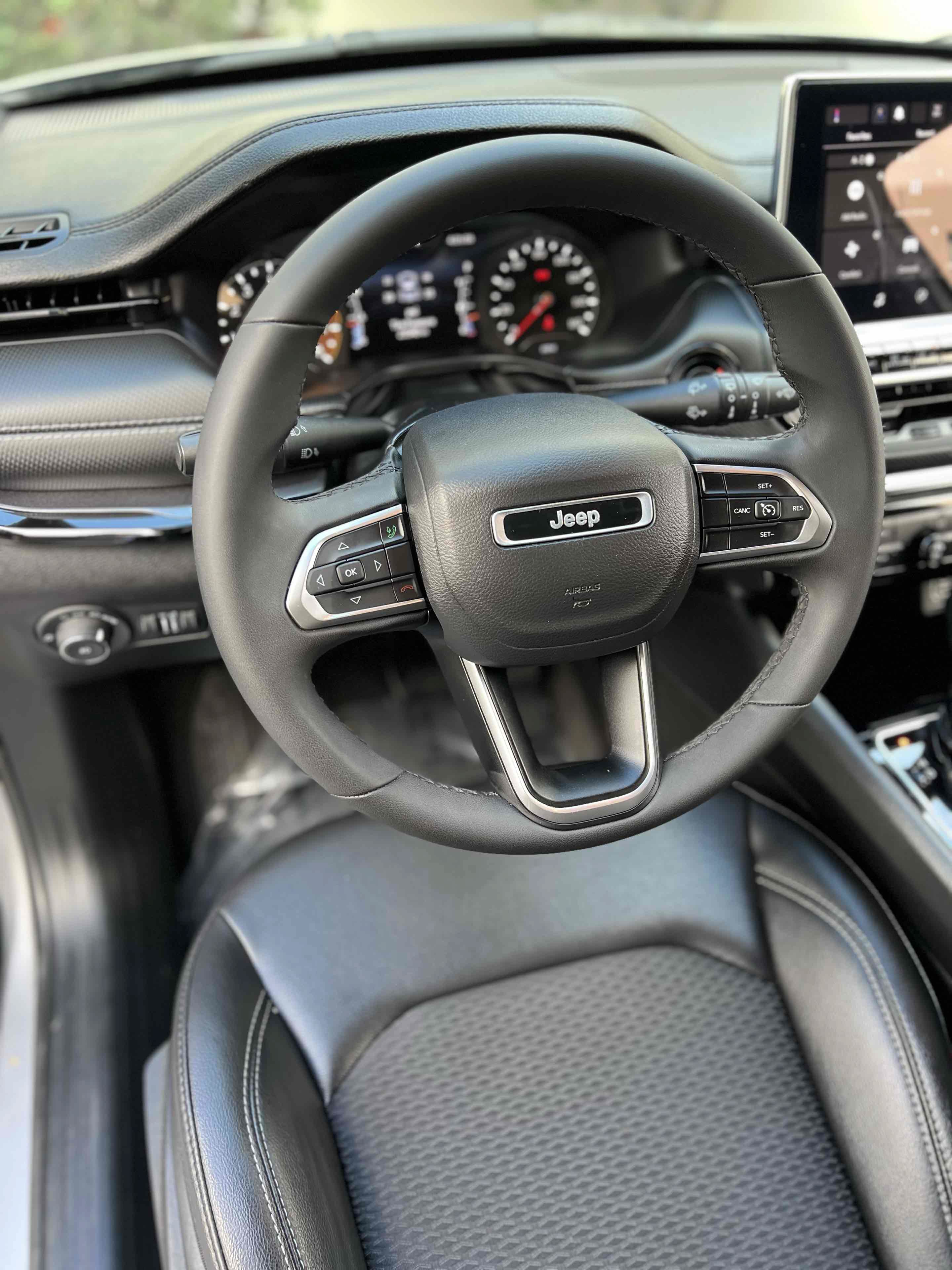 Used 2023 Jeep Compass Latitude AWD/4WD image 24