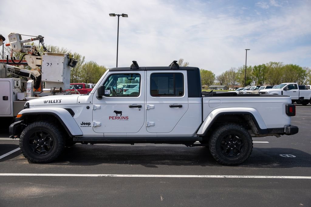Used 2023 Jeep Gladiator Sport image 7